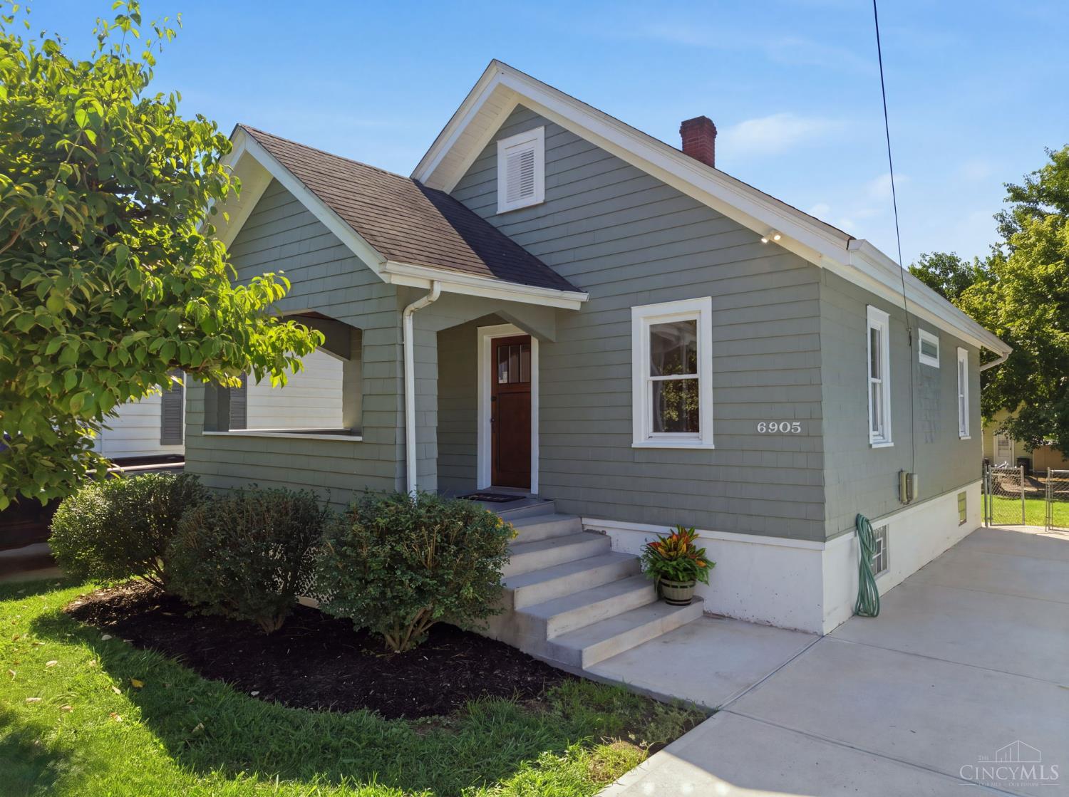 Photo 3 of Single family home for sale at 6905 Palmetto St, Cincinnati, OH 45227 | MLS# 1889113 | Listing updated on 2026-09-16