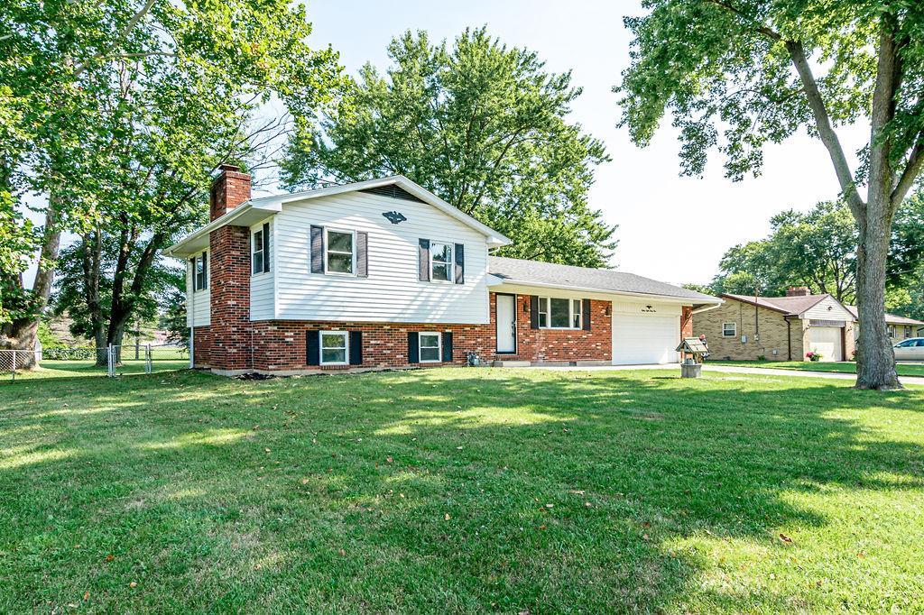 2nd image of 8831 Twincreek Dr, Franklin Twp, OH 45005 | MLS# 1886445