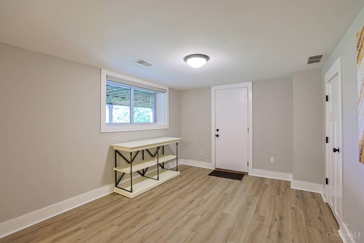 211 Hilltop Lane, Wyoming, OH, 45215 — photo 29