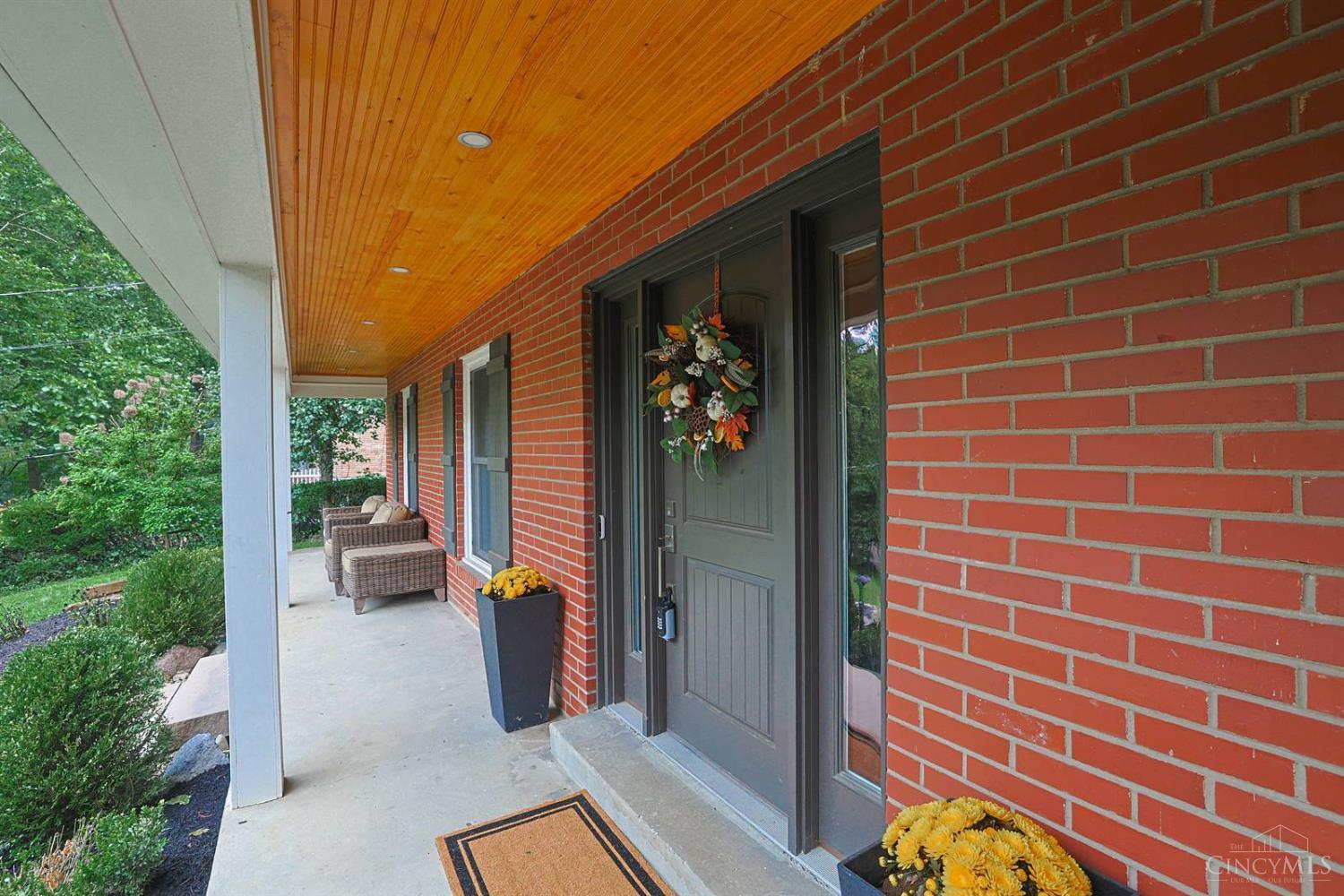 3rd image of 8732 Hollyhock Dr, Springfield Twp., OH 45231 | MLS# 1890939