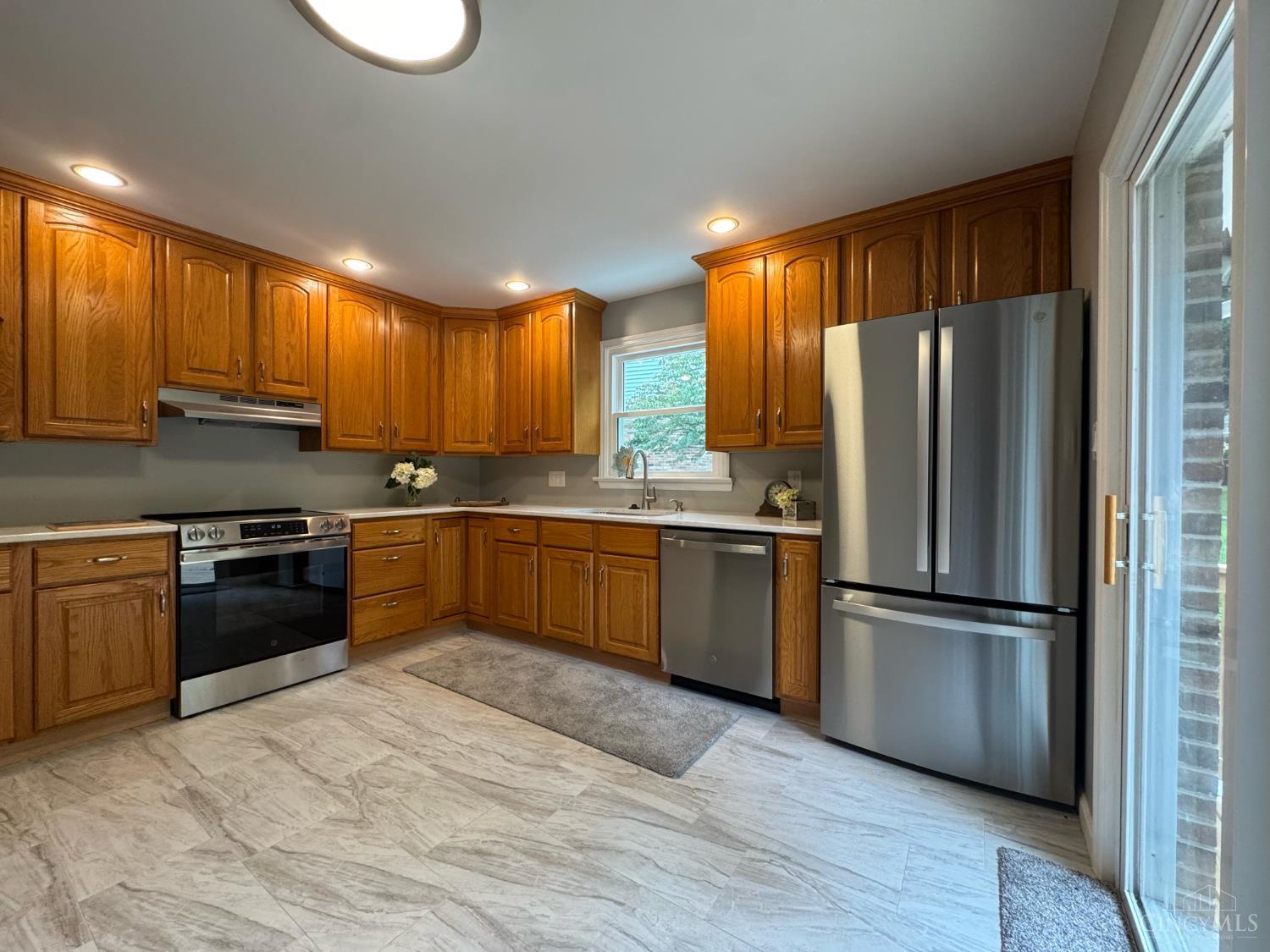 5569 Goldcrest Drive, Green Twp, OH, 45238 — photo 13