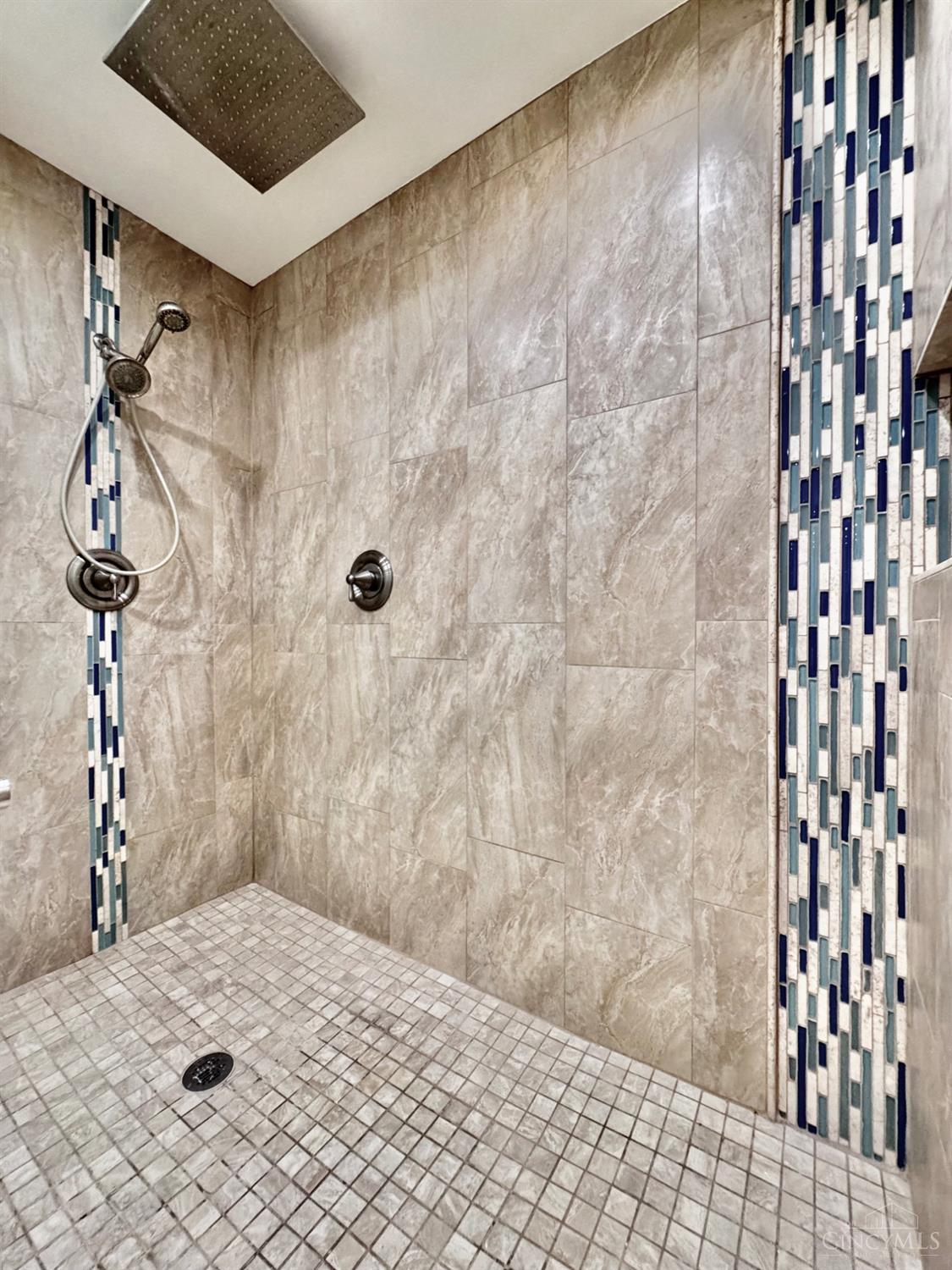 3533 Amberacres Drive #405E, Cincinnati, OH, 45237 — photo 47