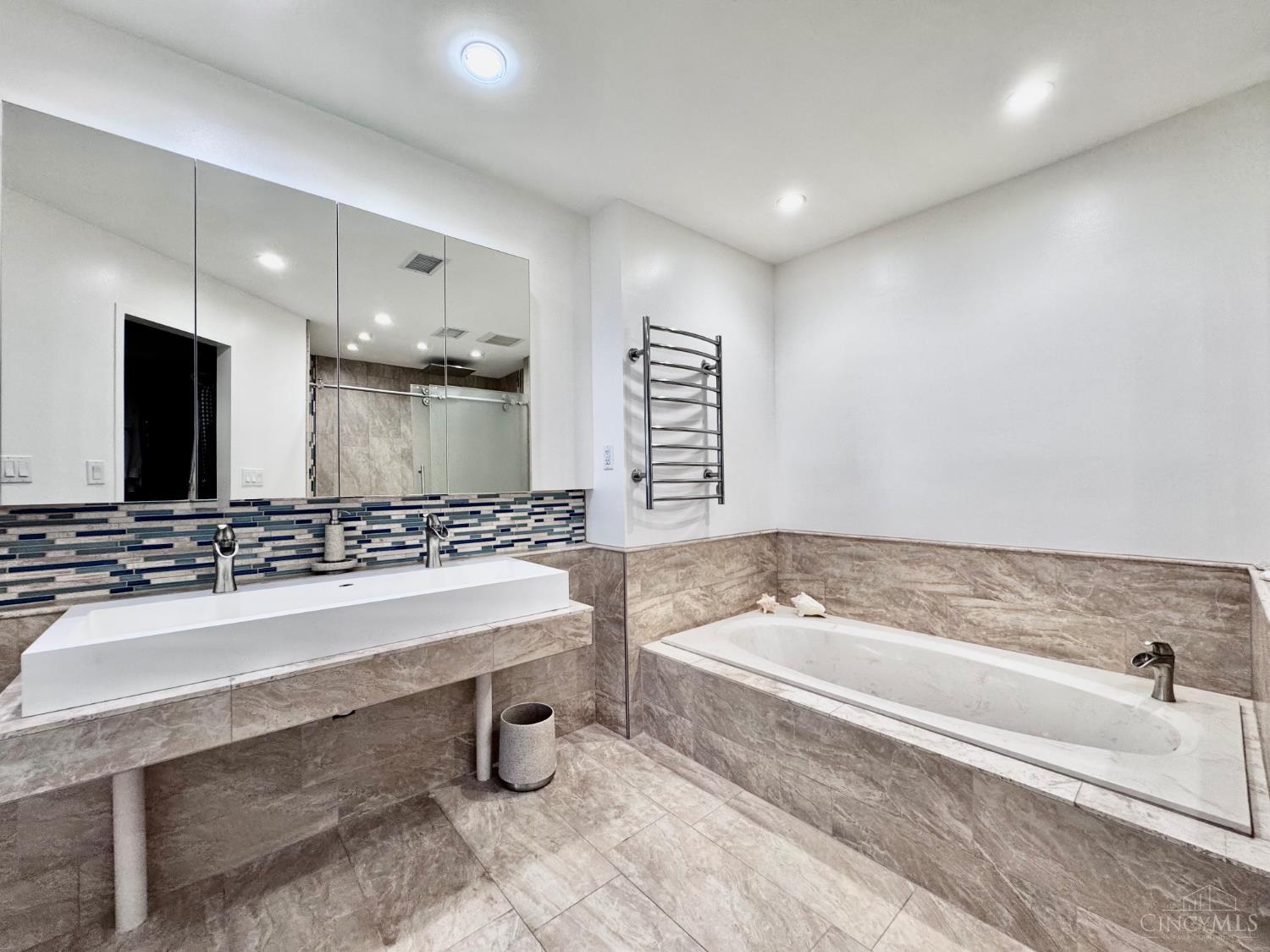 3533 Amberacres Drive #405E, Cincinnati, OH, 45237 — photo 45