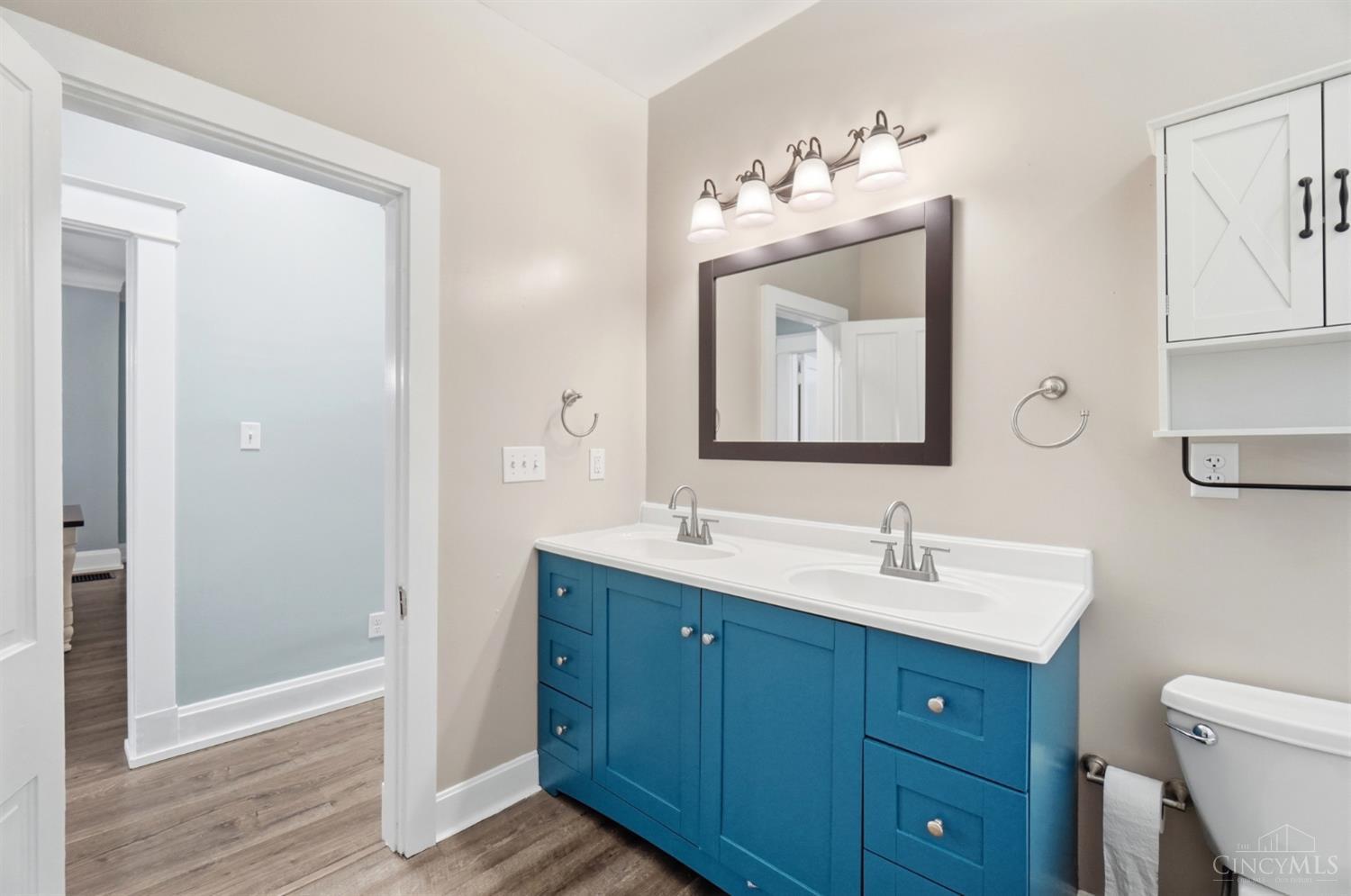 910 Springfield Pike, Wyoming, OH, 45215 — photo 16