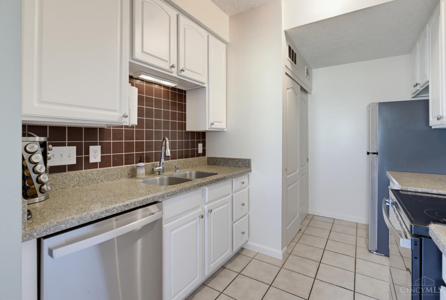 2442 Elderberry Court, Cincinnati, OH, 45239 — photo 10