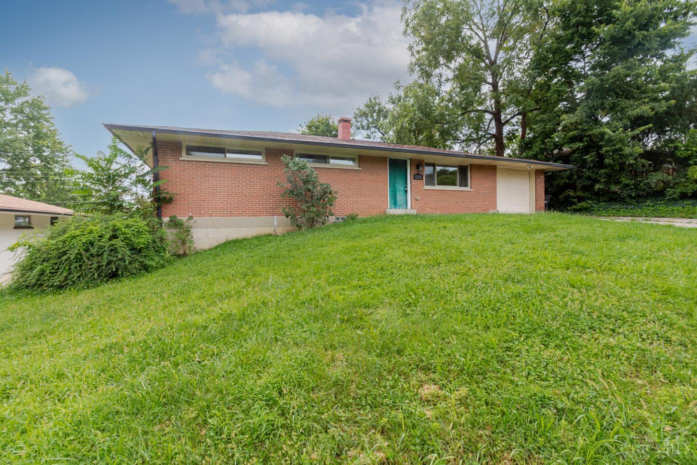 626 Upland Drive, West Carrollton, OH, 45449 — photo 2