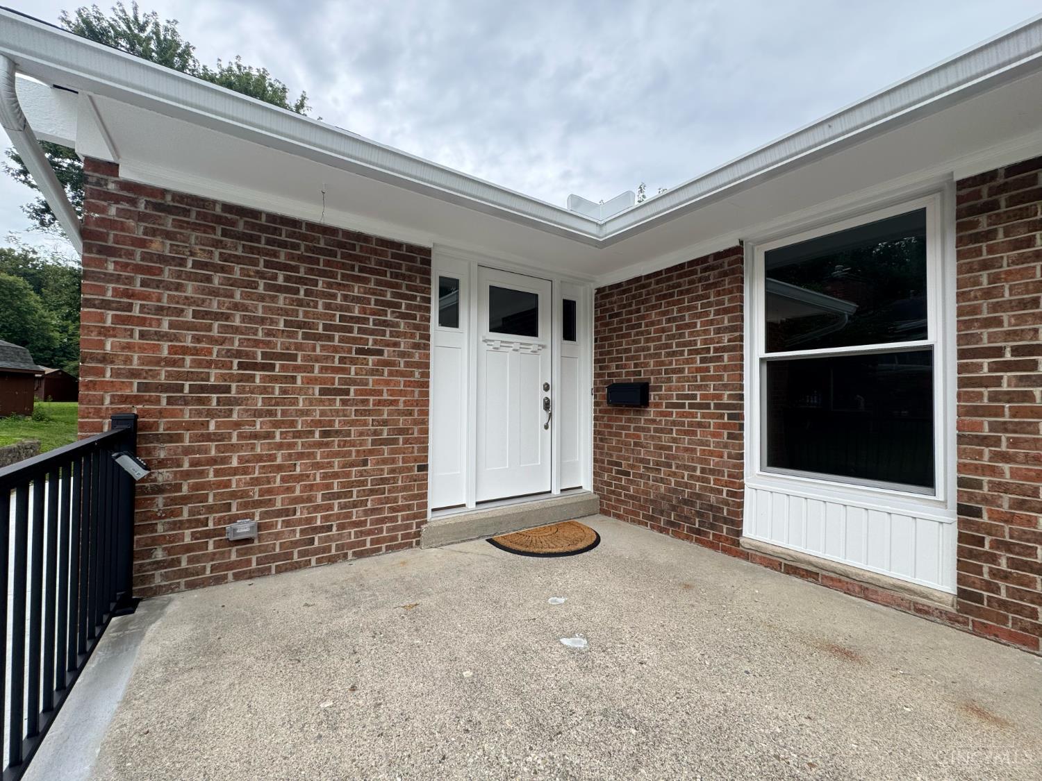 3rd image of 5569 Goldcrest Dr, Green Twp, OH 45238 | MLS# 1891014