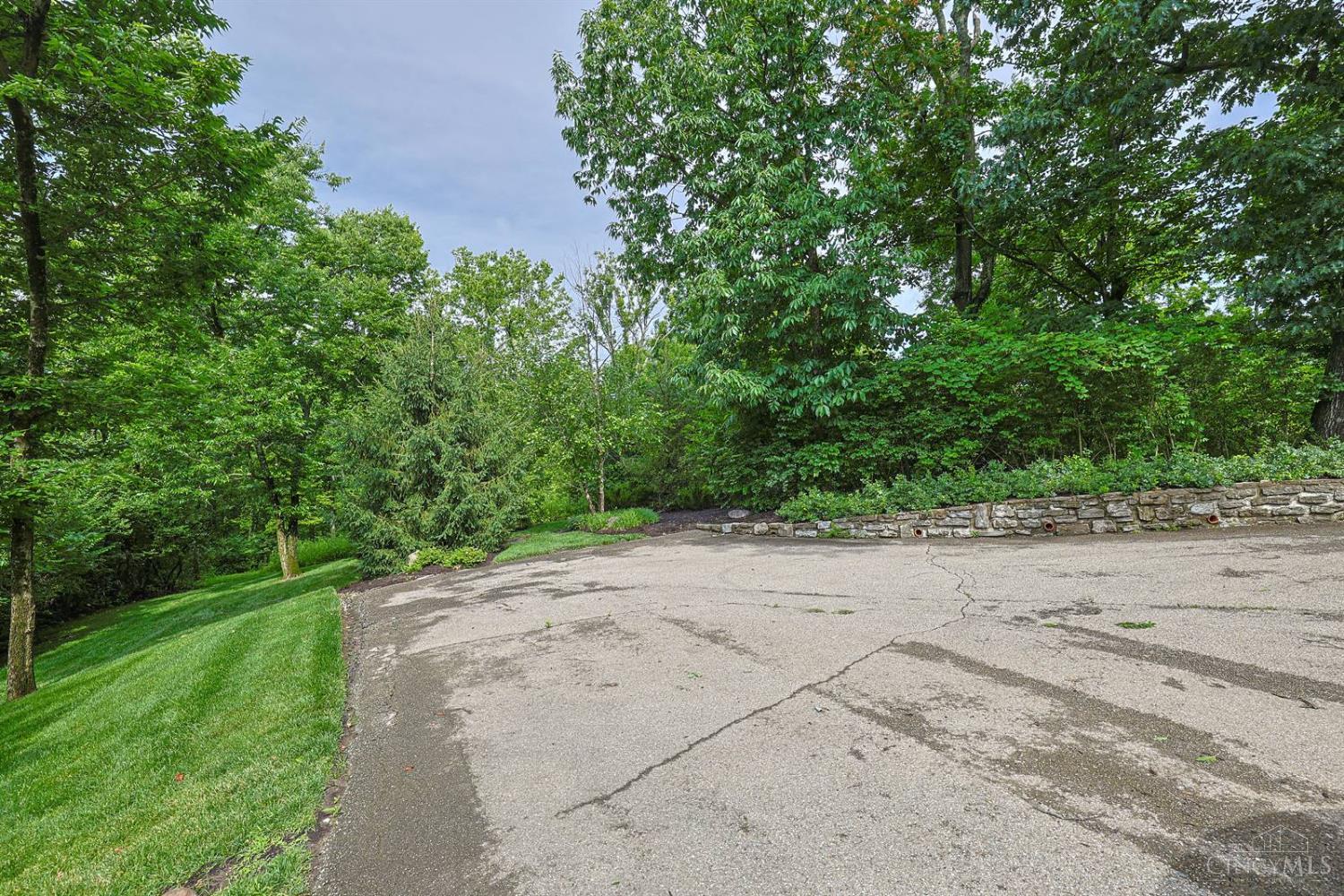 211 Hilltop Lane, Wyoming, OH, 45215 — photo 44