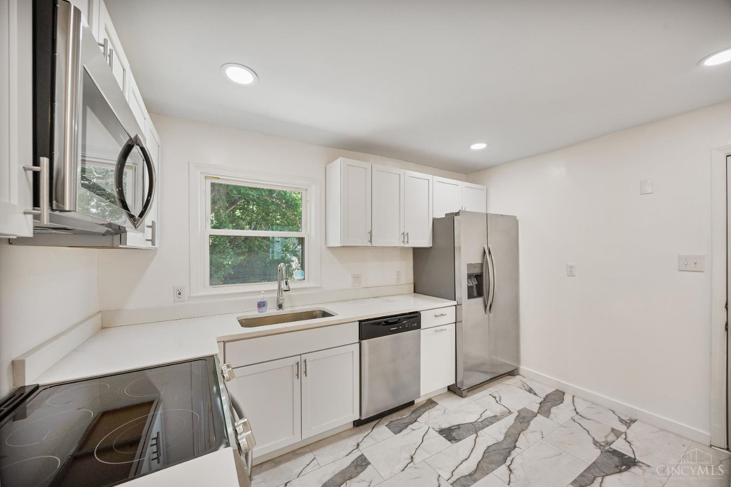 6832 Kenton Avenue, Silverton, OH, 45236 — photo 10