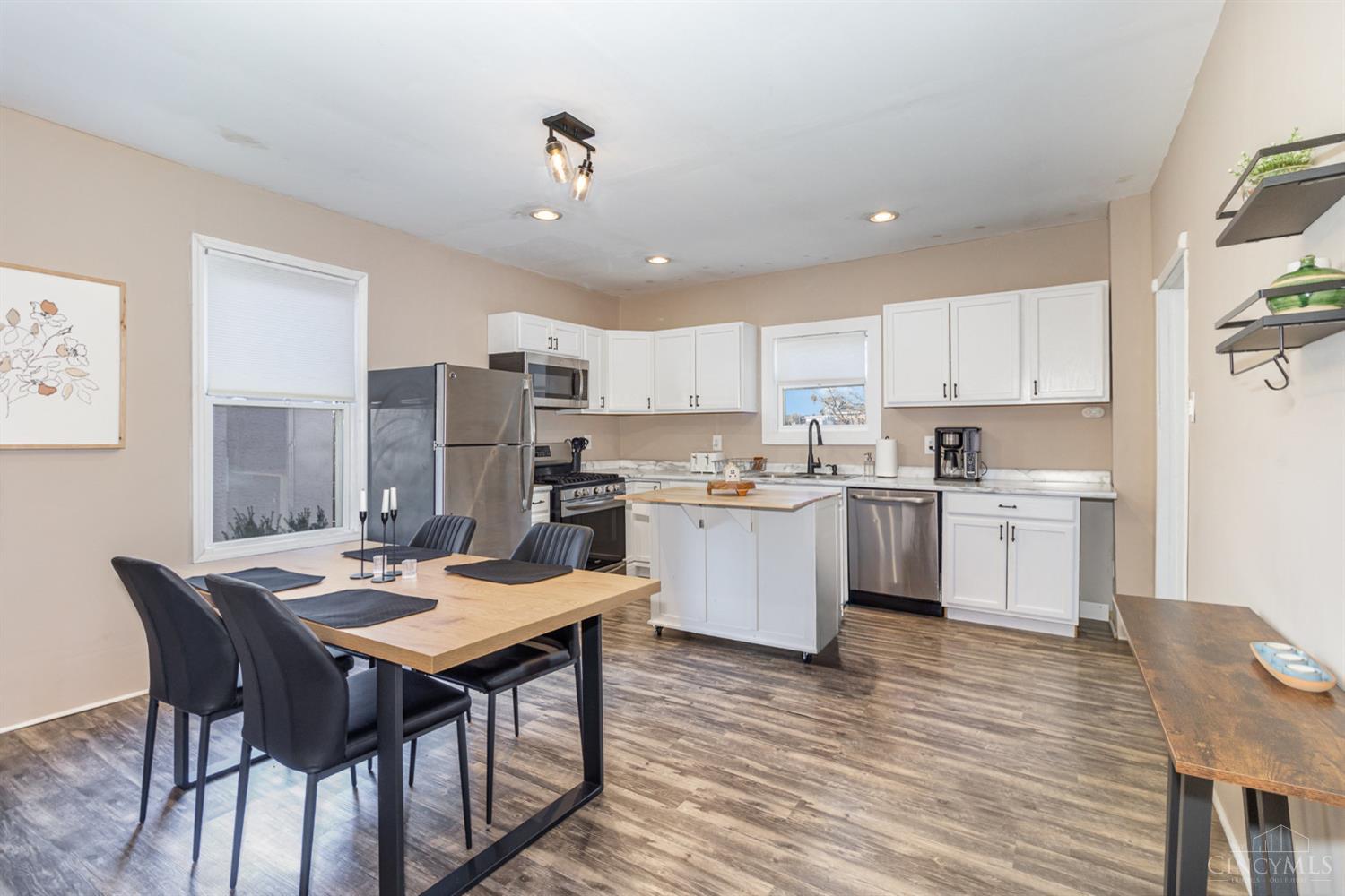 4th image of 2725 Hackberry St, Cincinnati, OH 45206
