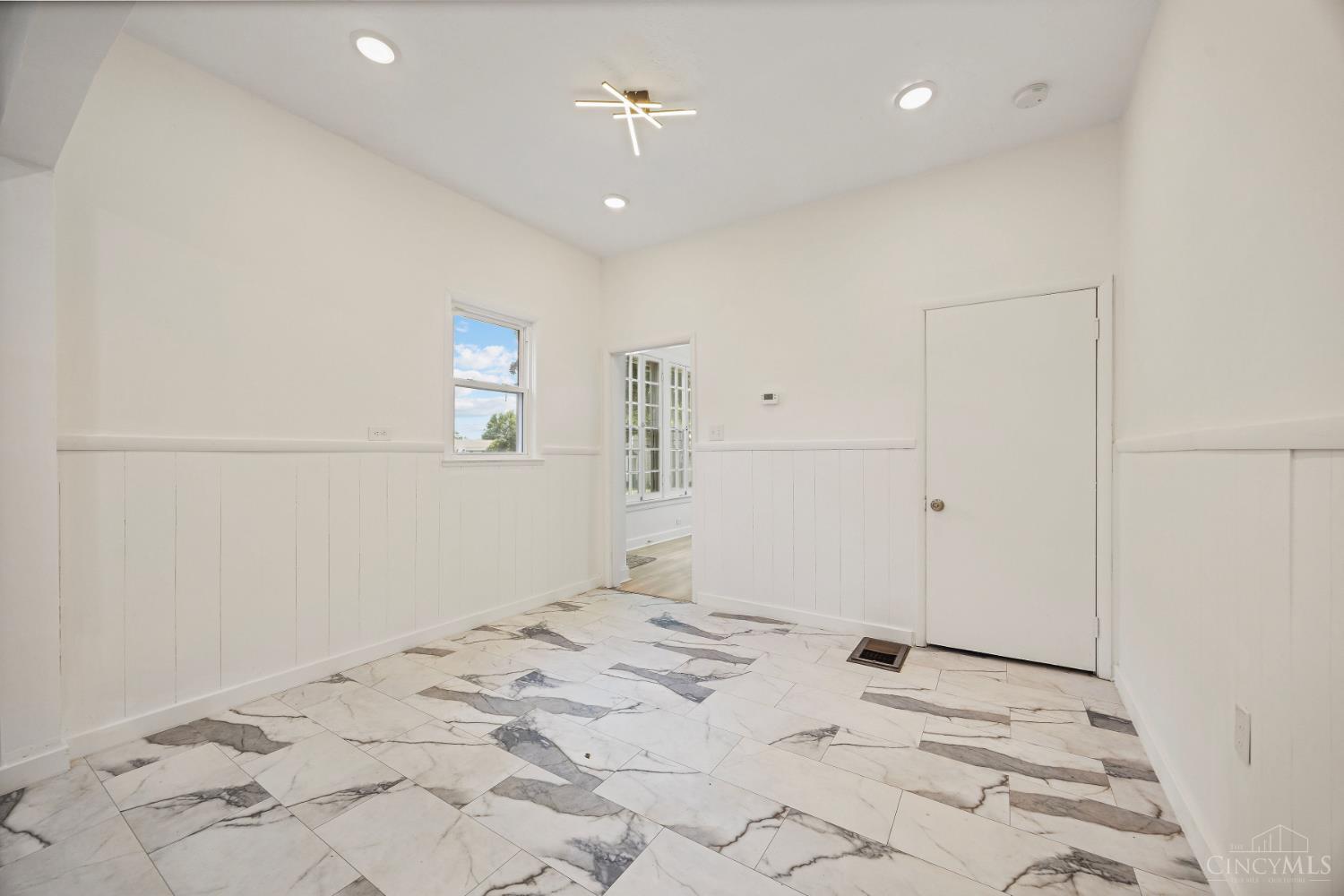 6832 Kenton Avenue, Silverton, OH, 45236 — photo 11