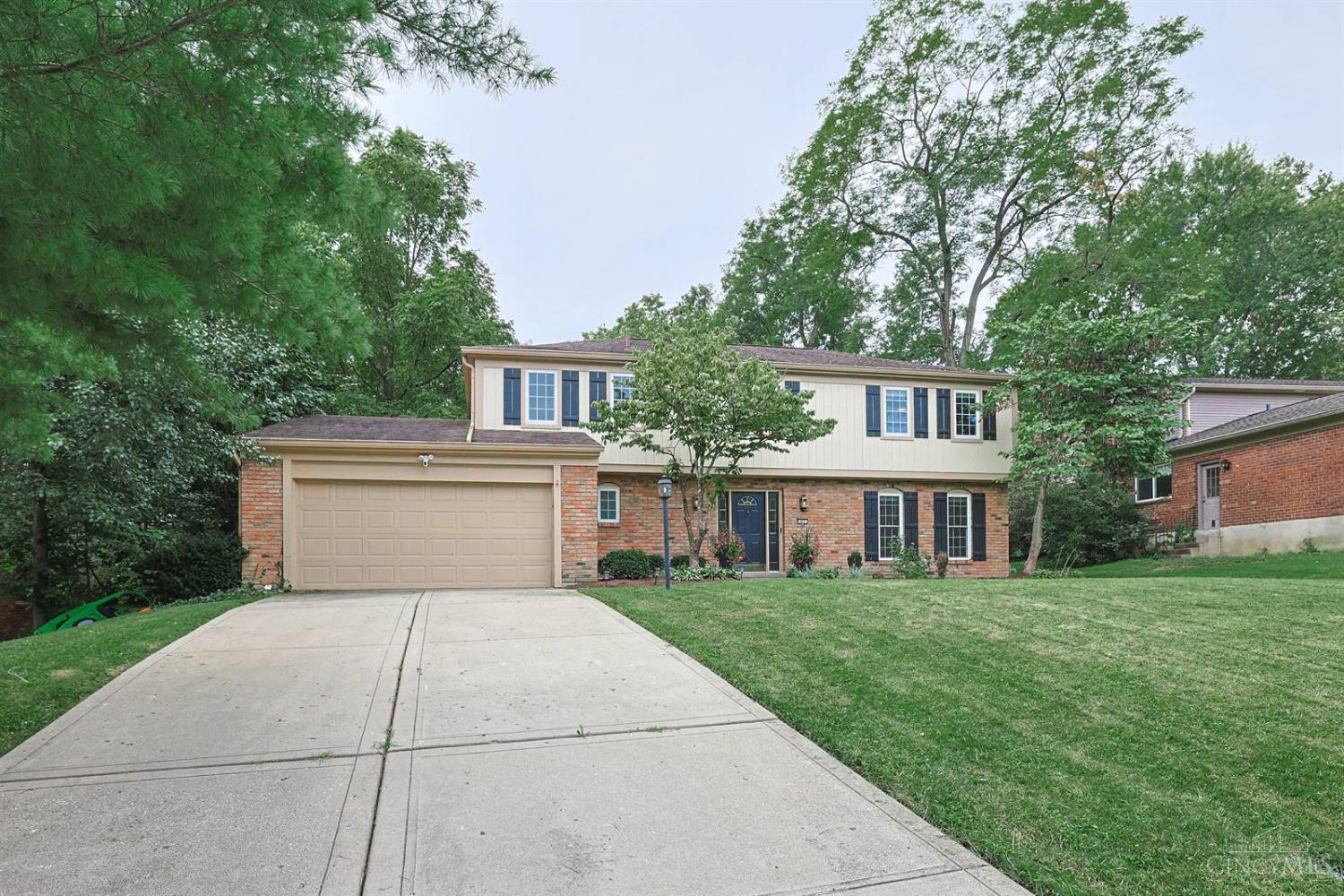 2nd image of 427 Flemridge Ct, Wyoming, OH 45231 | MLS# 1891024