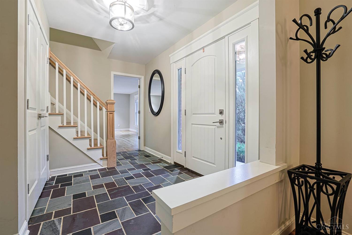 5th image of 8732 Hollyhock Dr, Springfield Twp., OH 45231 | MLS# 1890939