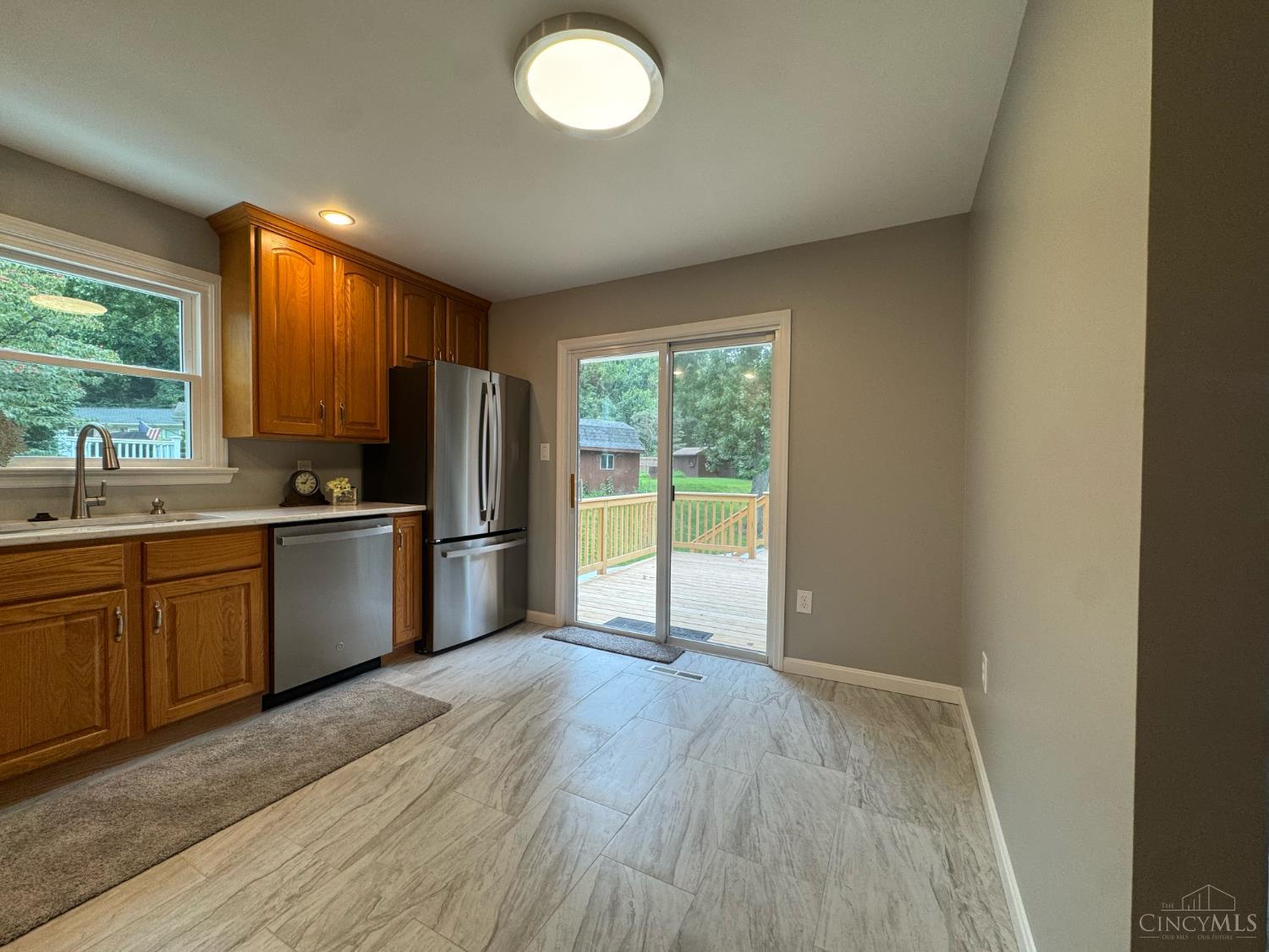 5569 Goldcrest Drive, Green Twp, OH, 45238 — photo 12