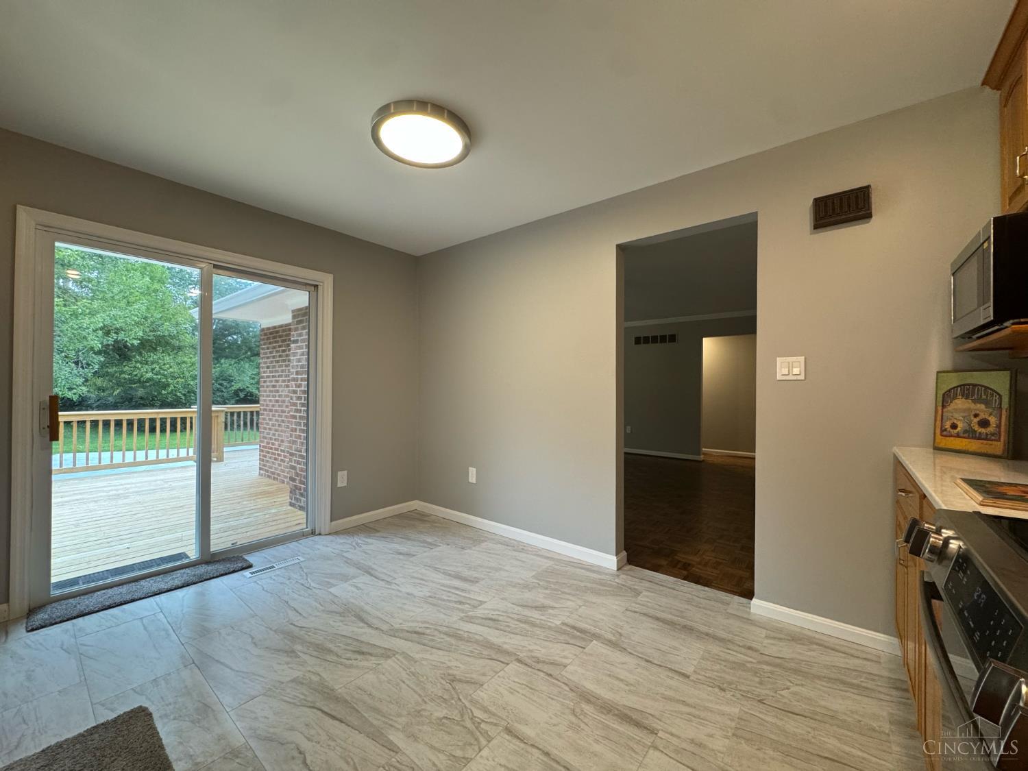 5569 Goldcrest Drive, Green Twp, OH, 45238 — photo 15