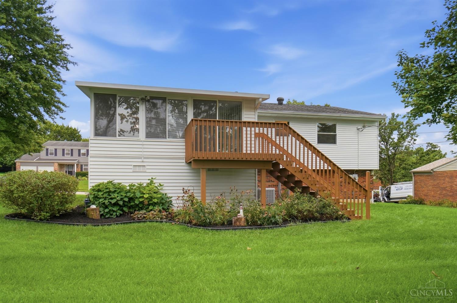 890 Summerfield Lane, Springdale, OH, 45240 — photo 11