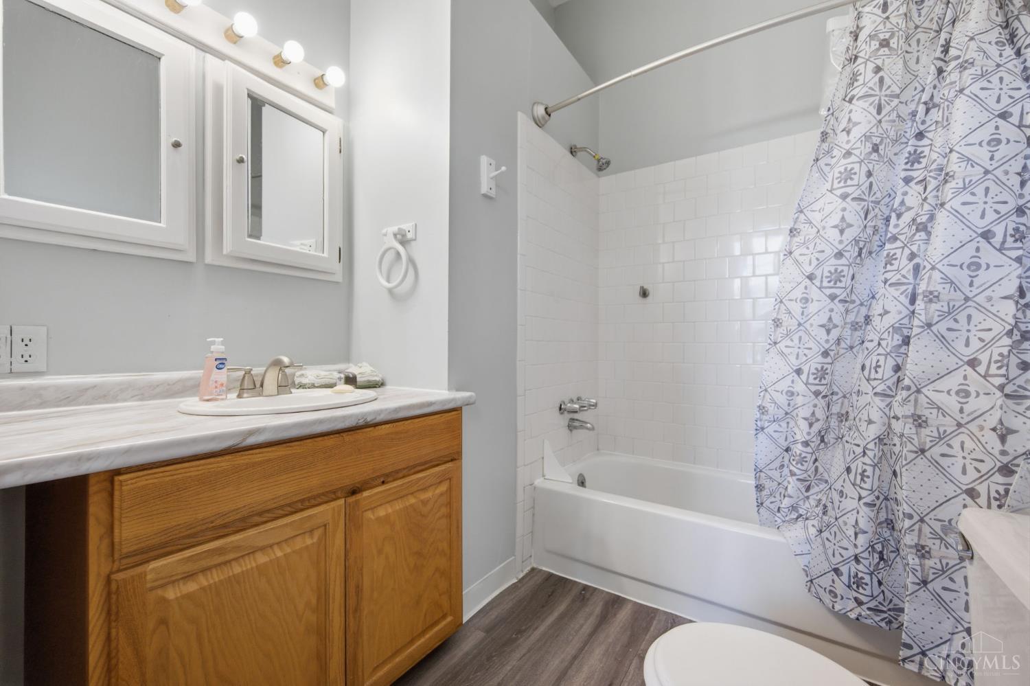 215 Warner Street, Cincinnati, OH, 45219 — photo 26