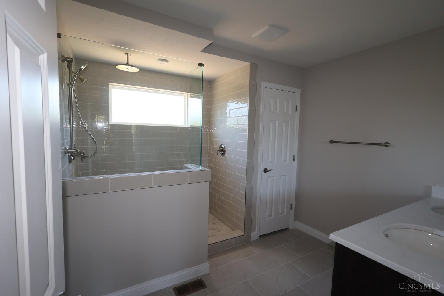 5767 Irwin Drive #139, Green Twp, OH, 45248 — photo 8