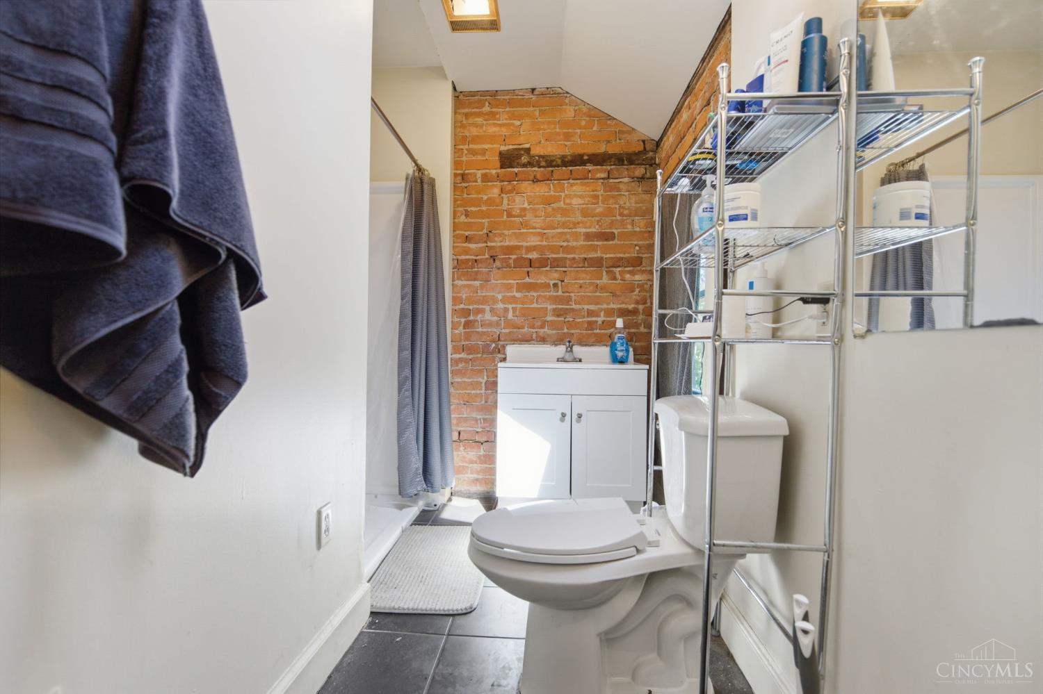 215 Warner Street, Cincinnati, OH, 45219 — photo 78