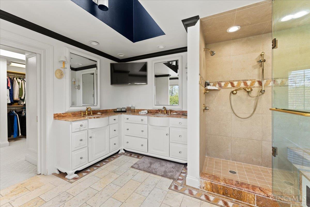 6220 Hawk Ridge Lane, Indian Hill, OH, 45243 — photo 14