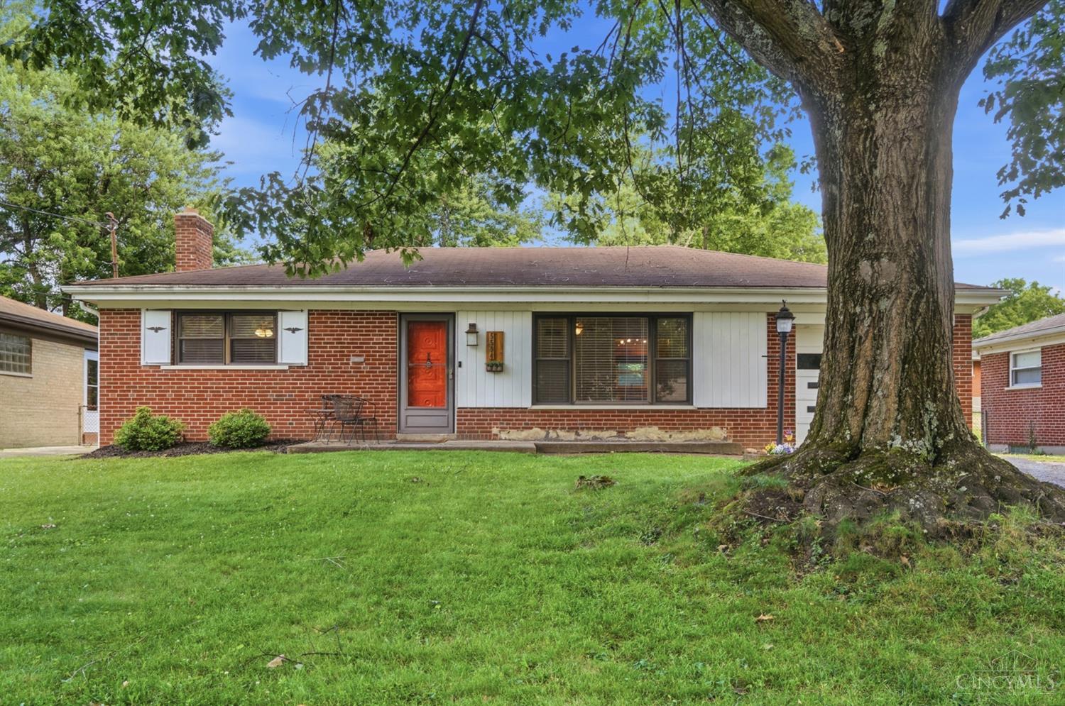 5594 Sunnywoods Lane