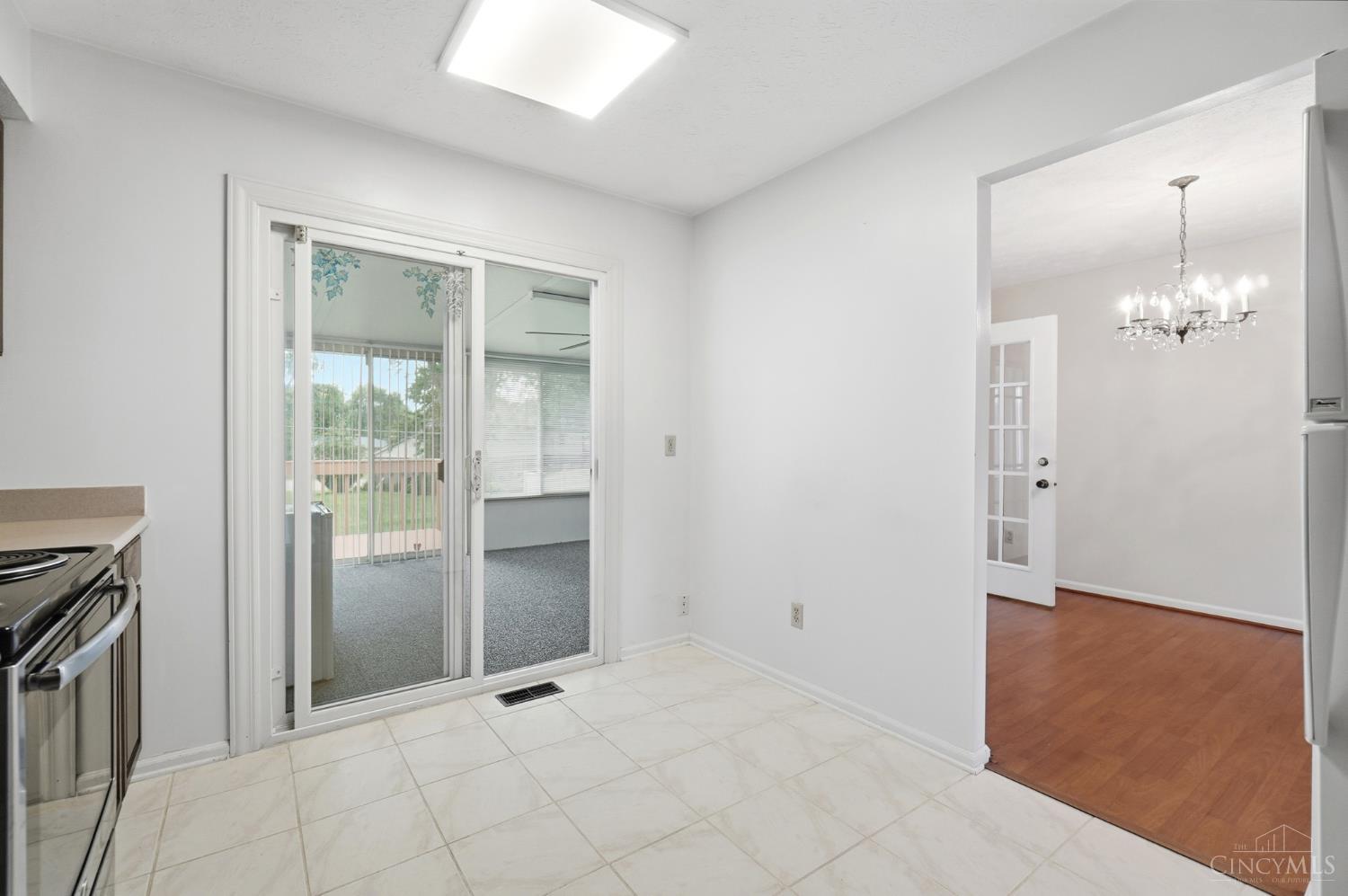 890 Summerfield Lane, Springdale, OH, 45240 — photo 30