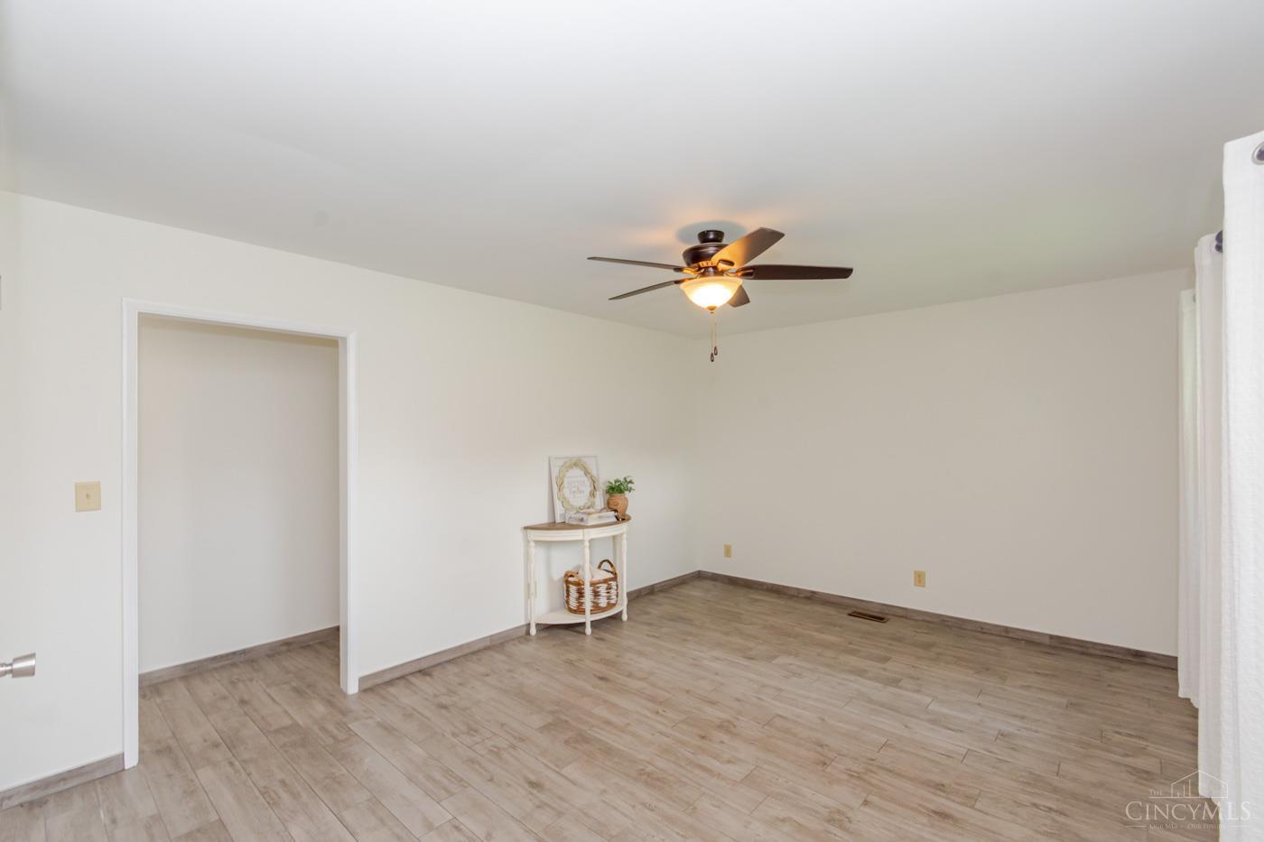 4th image of 701 Easter Dr, Carlisle, OH 45005 | MLS# 1891040