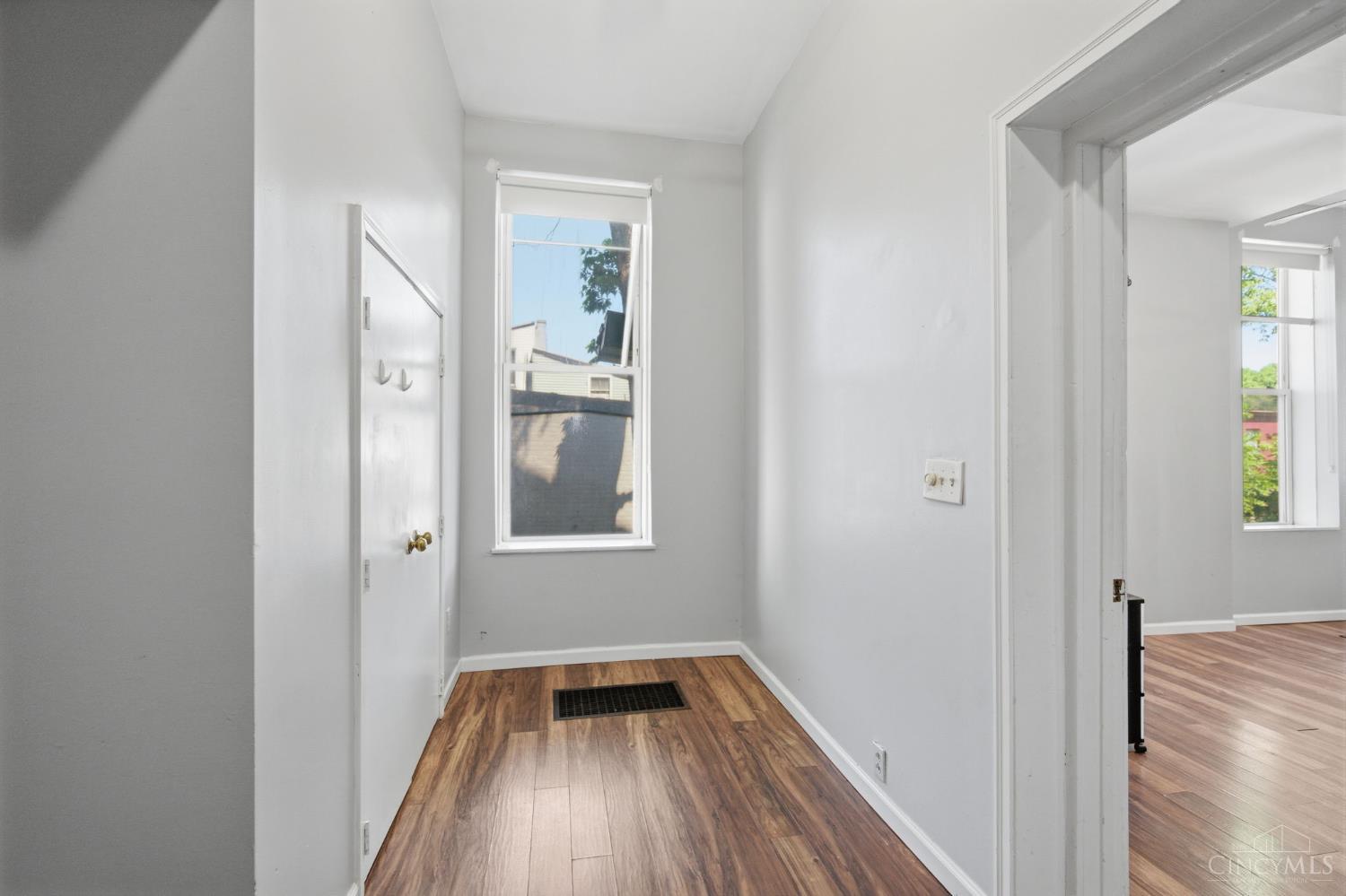 215 Warner Street, Cincinnati, OH, 45219 — photo 31