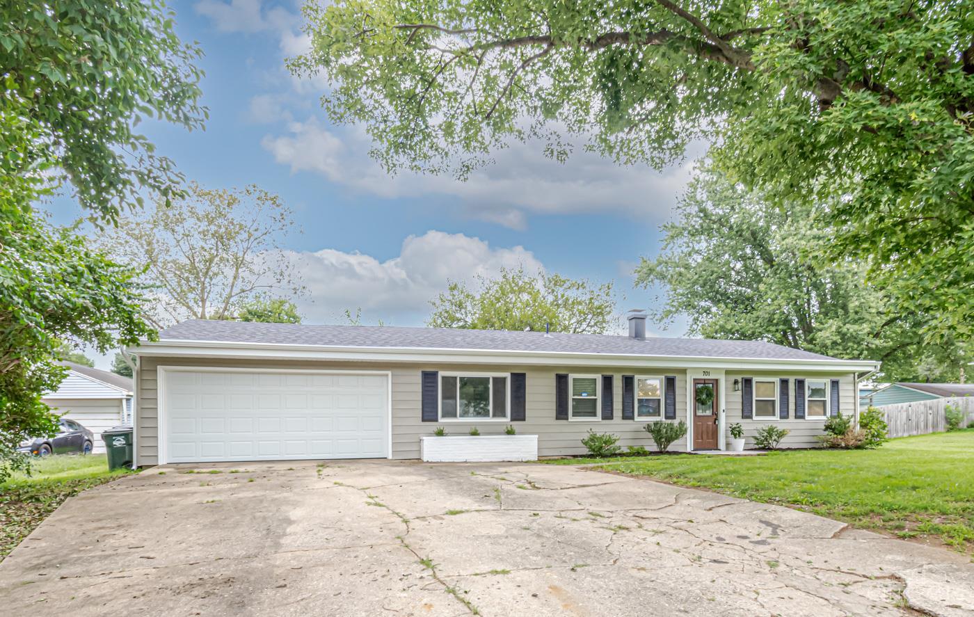 1st image of 701 Easter Dr, Carlisle, OH 45005 | MLS# 1891040