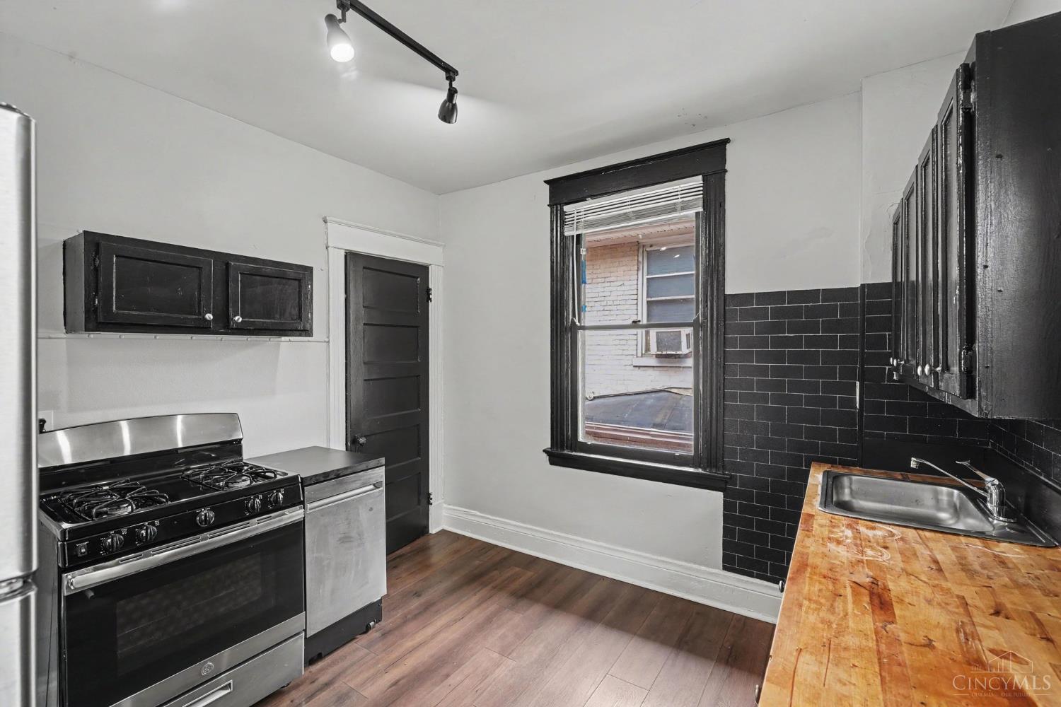 172 Kinsey Avenue, Cincinnati, OH, 45219 — photo 16