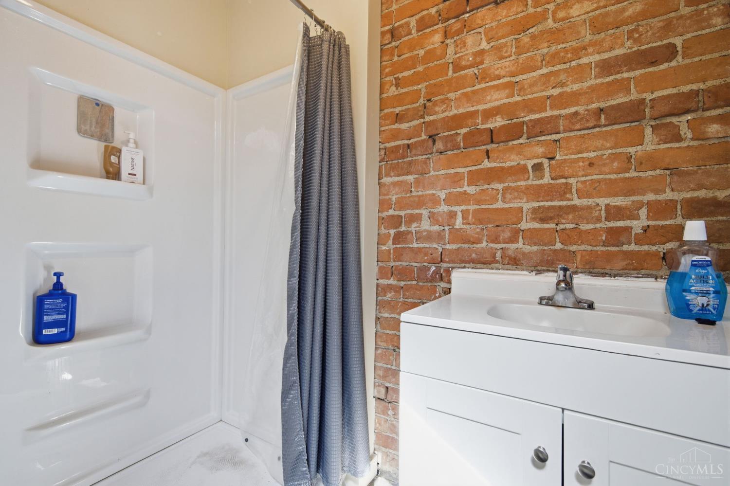 215 Warner Street, Cincinnati, OH, 45219 — photo 79