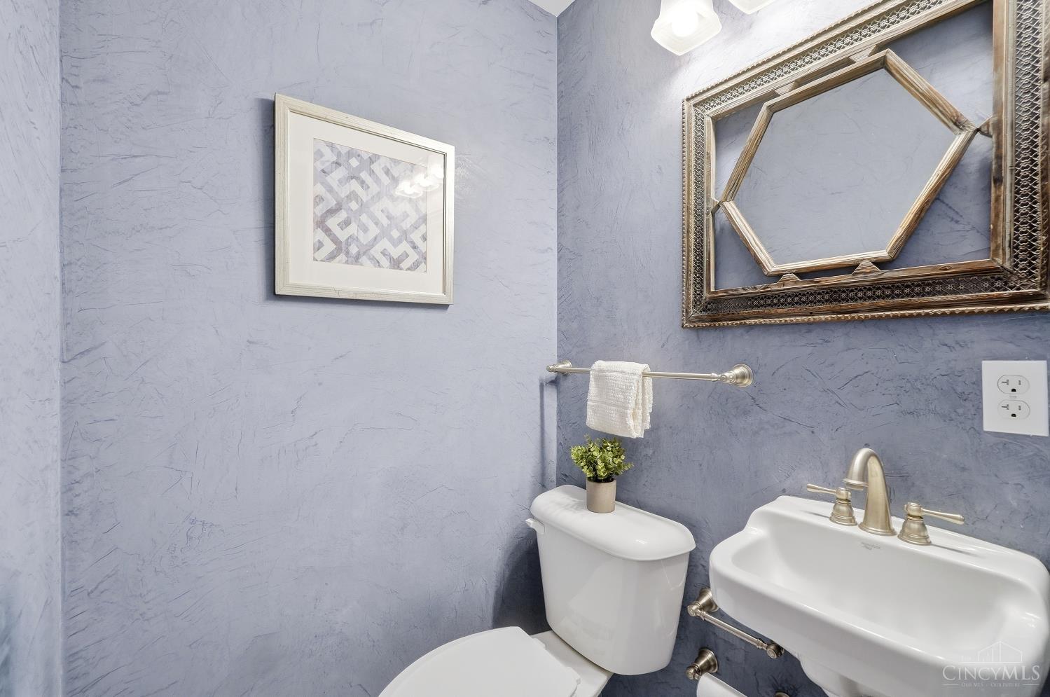 1810 Walker Street, Cincinnati, OH, 45202 — photo 19