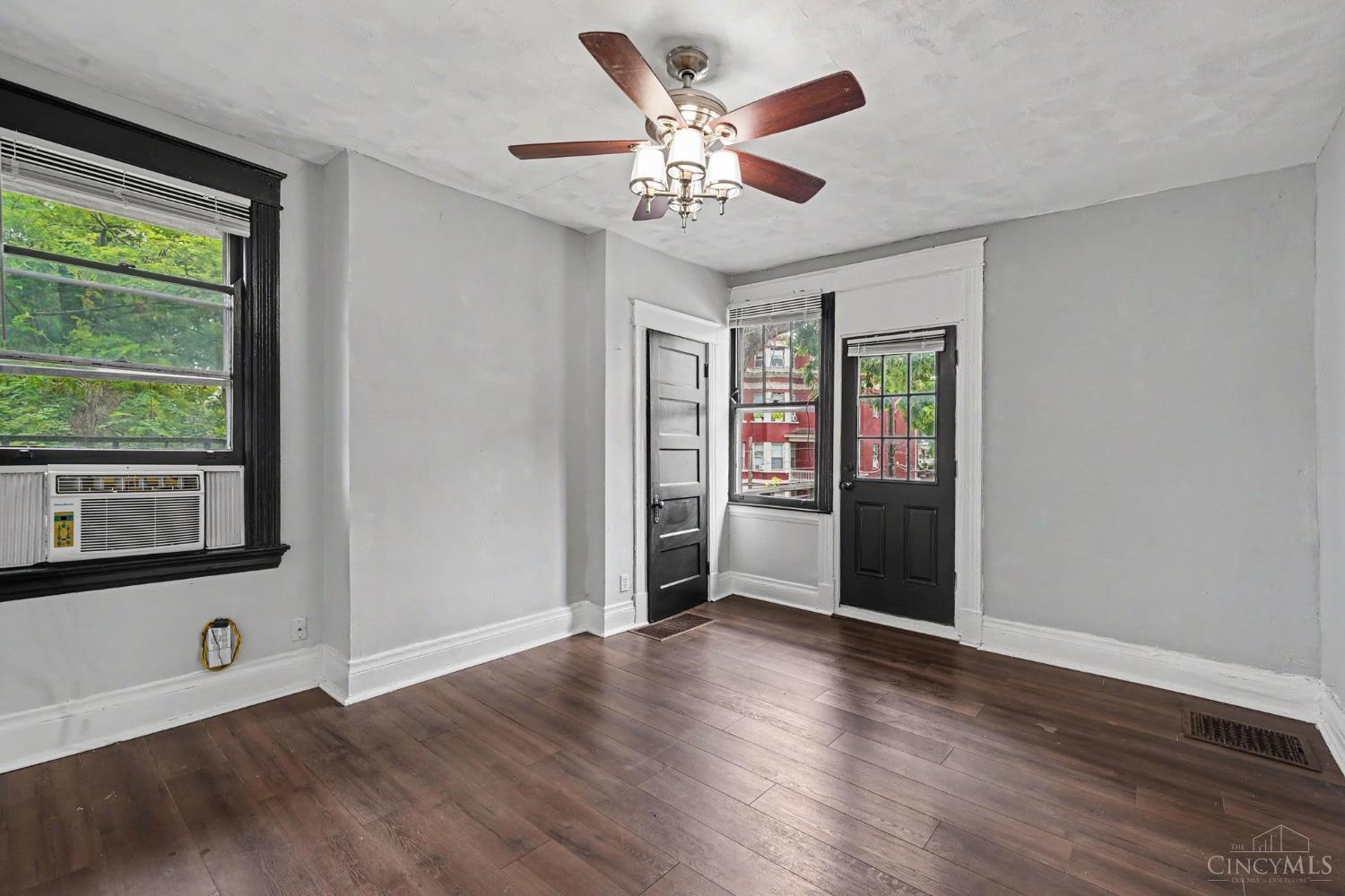 172 Kinsey Avenue, Cincinnati, OH, 45219 — photo 11