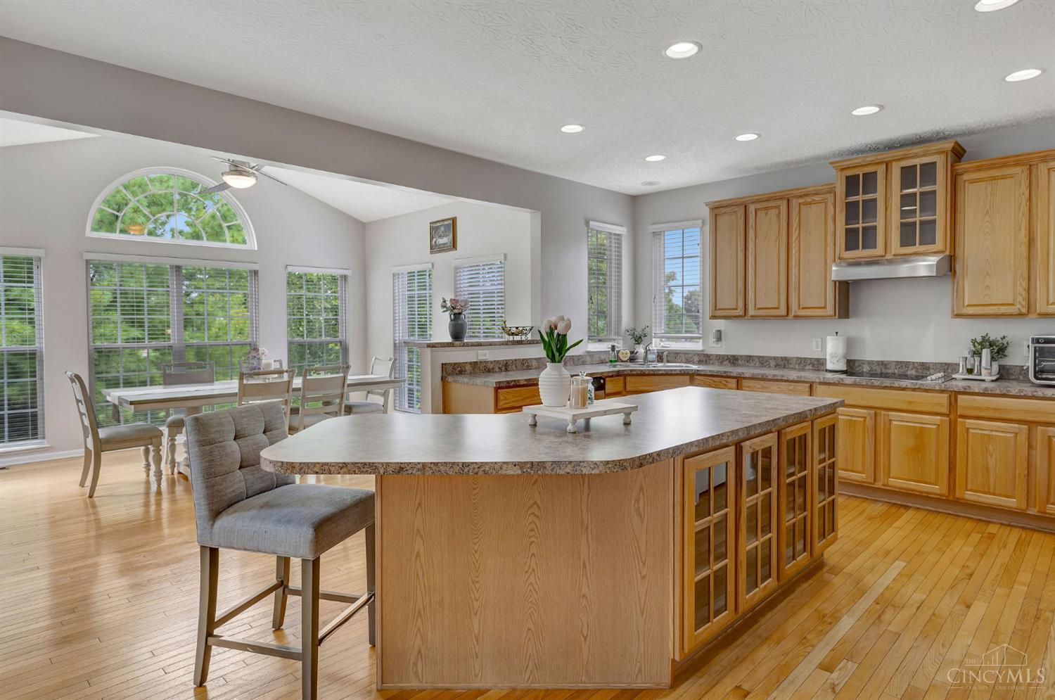5170 Poets Way, Liberty Twp, OH, 45011 — photo 11