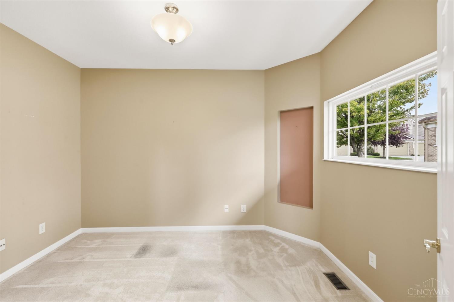 7886 Bridge Point Drive, Green Twp, OH, 45248 — photo 10