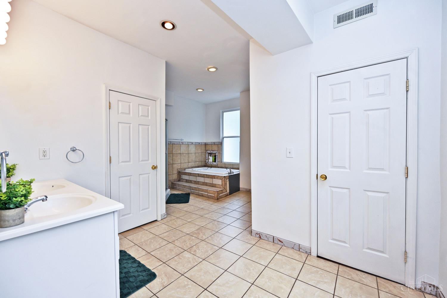 1730 Fairfax Avenue, Cincinnati, OH, 45207 — photo 23