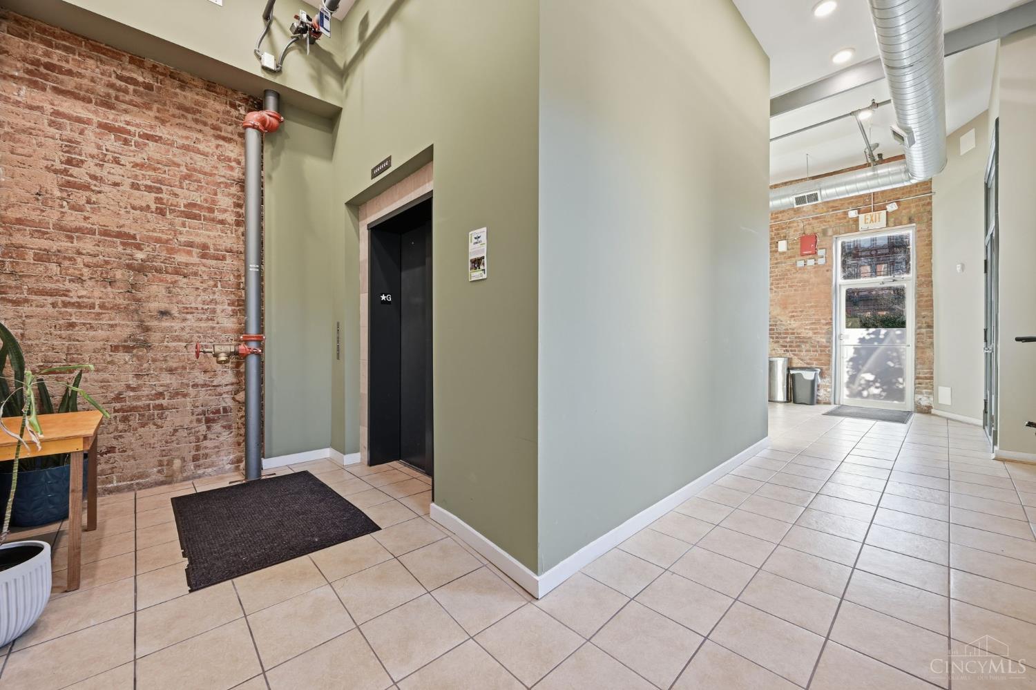 3rd image of 1237 Vine, Cincinnati, OH 45202