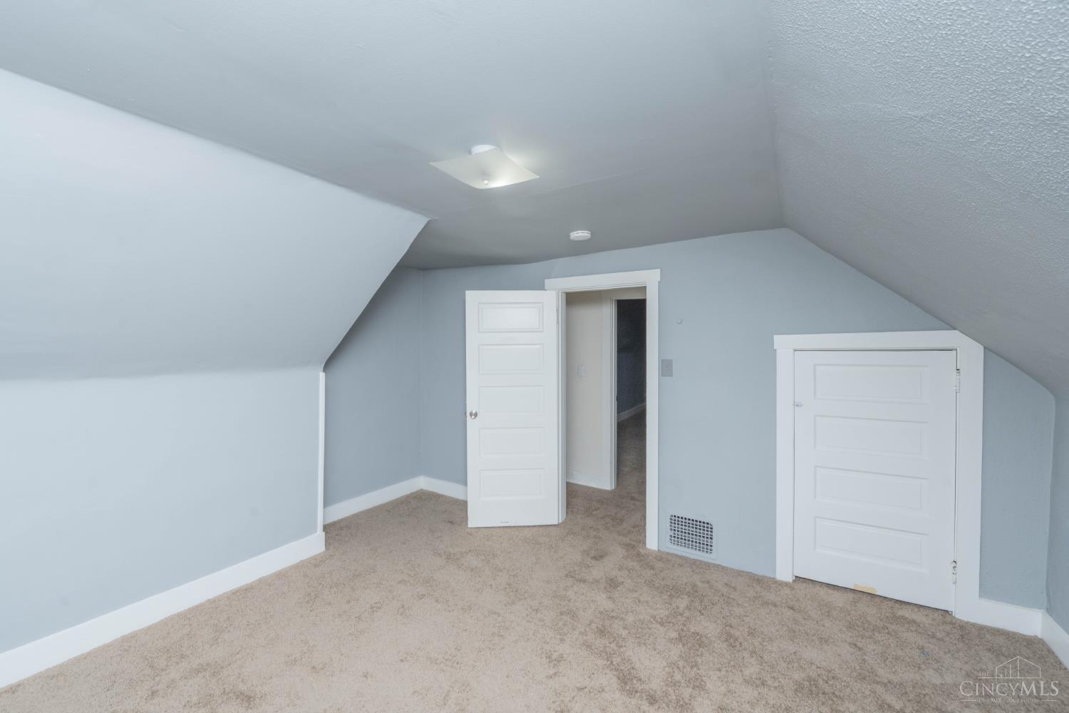 1063 Winfield Avenue, Cincinnati, OH, 45205 — photo 31