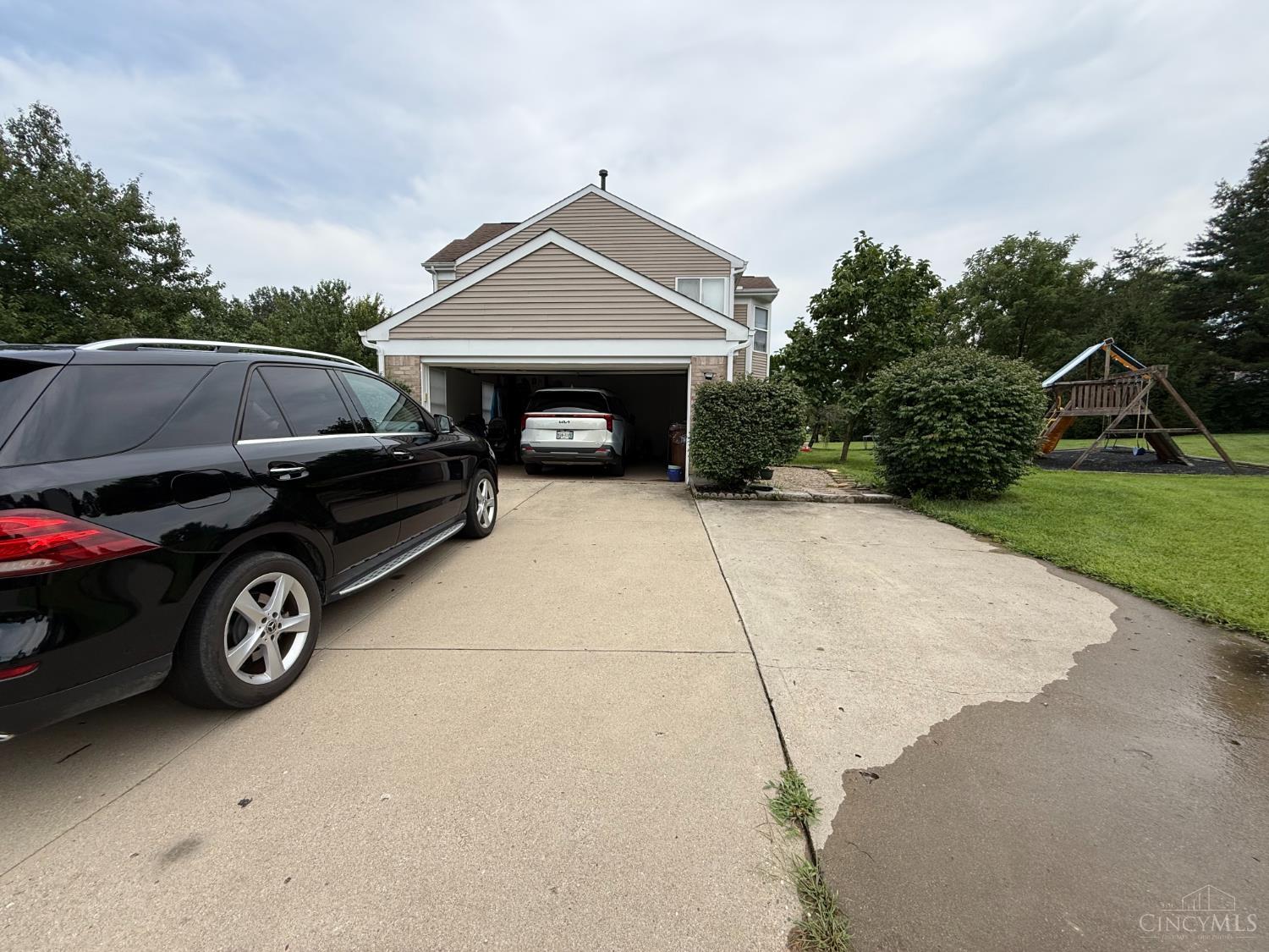 image of 6007 Wedgwood Dr, Hamilton Twp, OH 45152 | MLS# 1891008