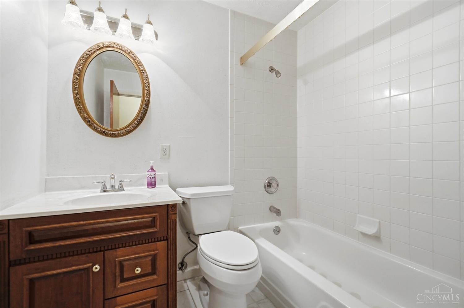 890 Summerfield Lane, Springdale, OH, 45240 — photo 7