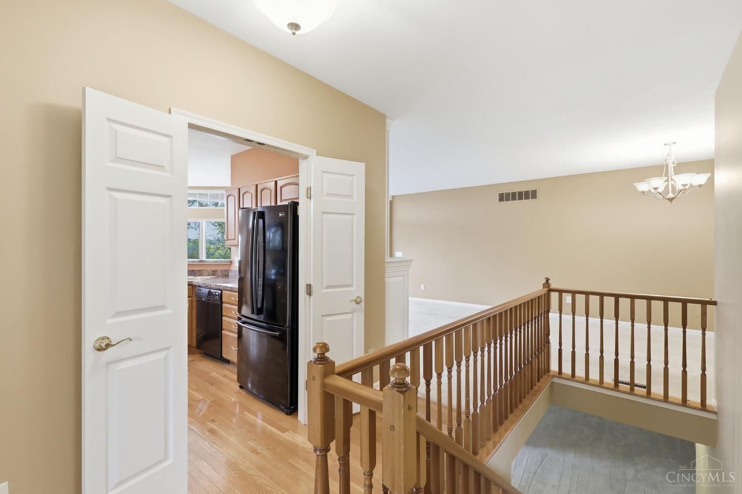 7886 Bridge Point Drive, Green Twp, OH, 45248 — photo 13
