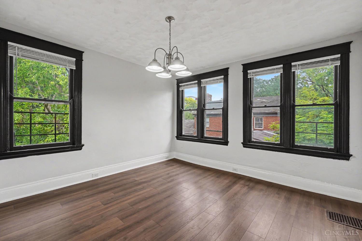 172 Kinsey Avenue, Cincinnati, OH, 45219 — photo 17