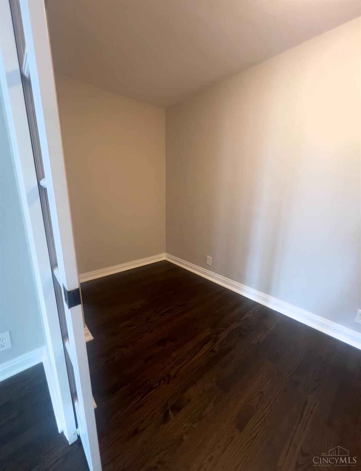 2nd image of 2210 Victory Pkwy, Cincinnati, OH 45206