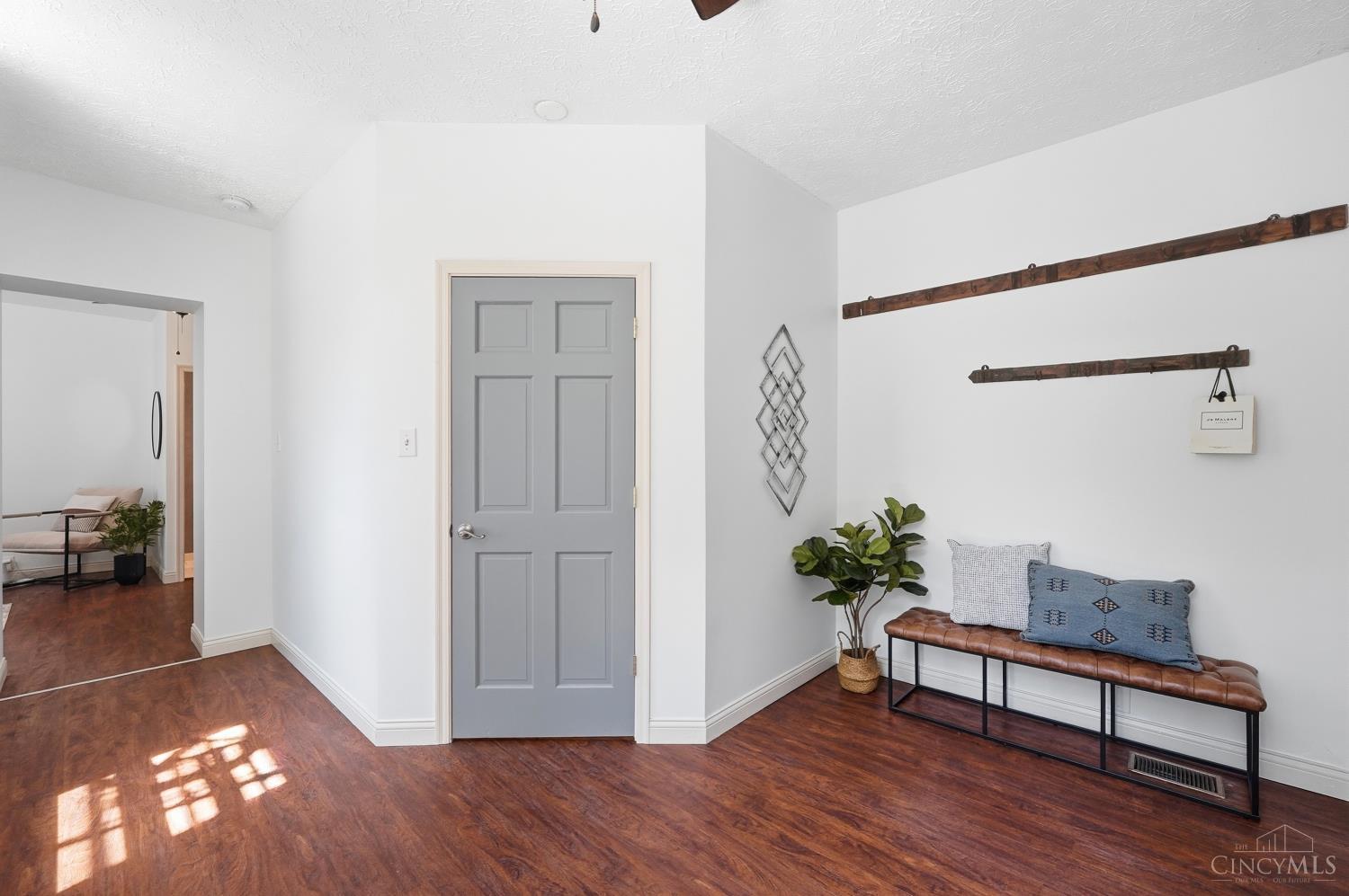 1810 Walker Street, Cincinnati, OH, 45202 — photo 21