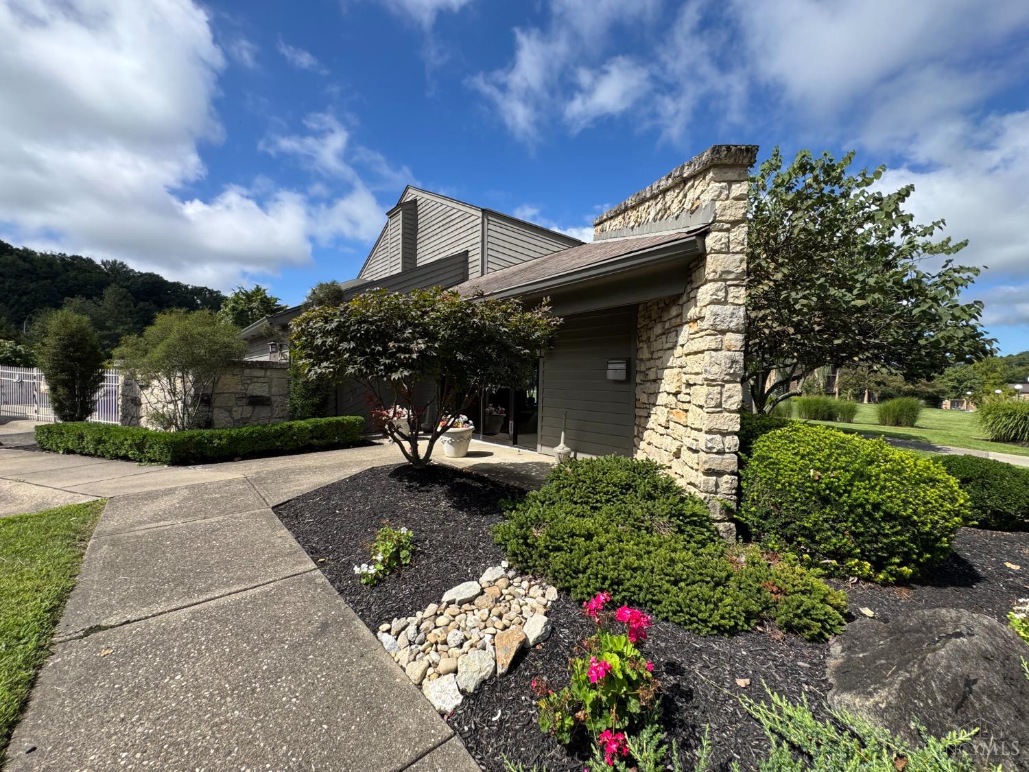 2nd image of 7233 Creekview Dr, Colerain Twp, OH 45247