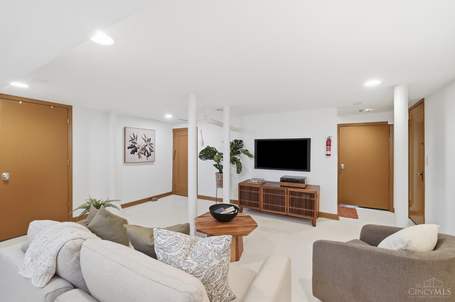1114 Salisbury Drive