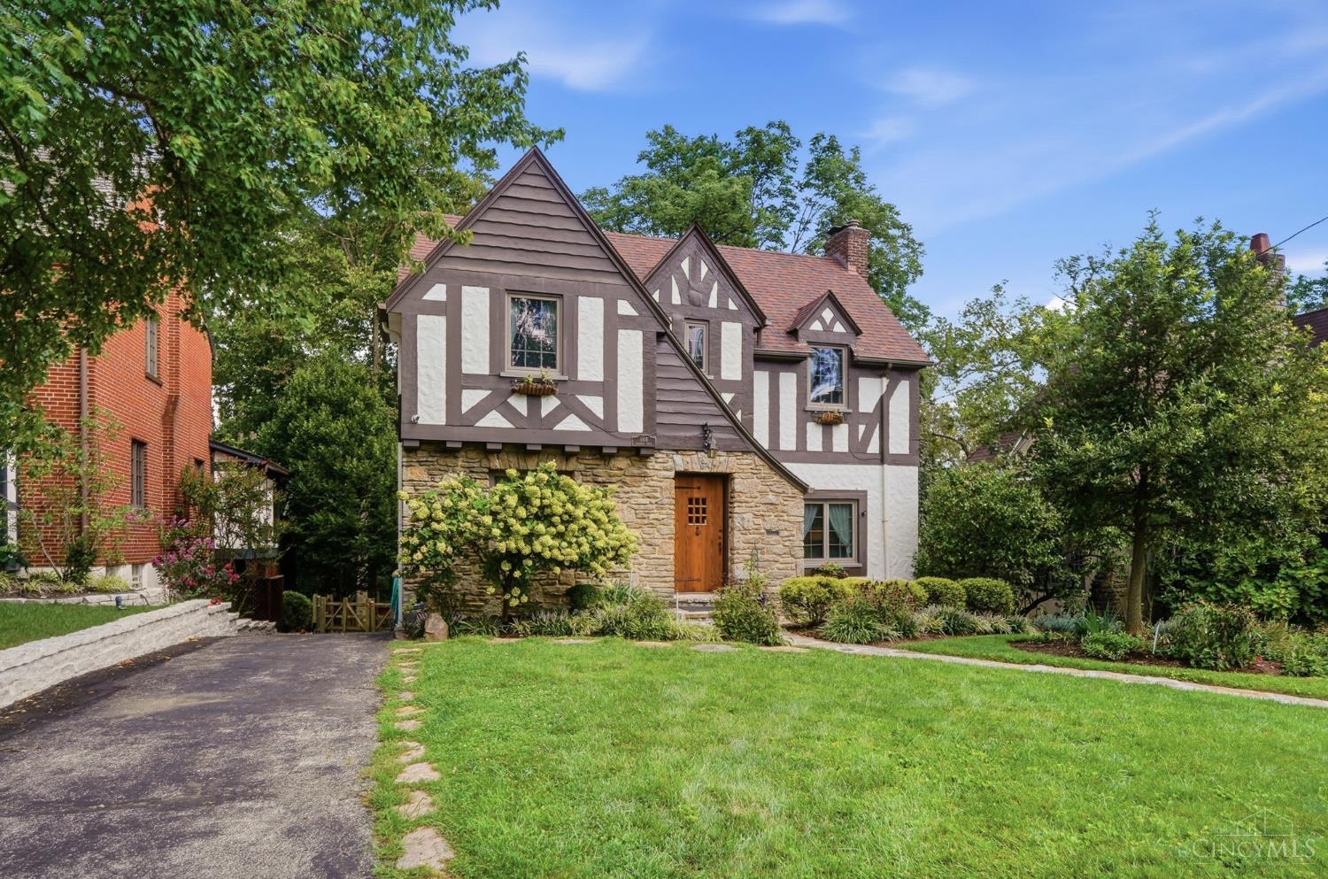 1114 Salisbury Drive