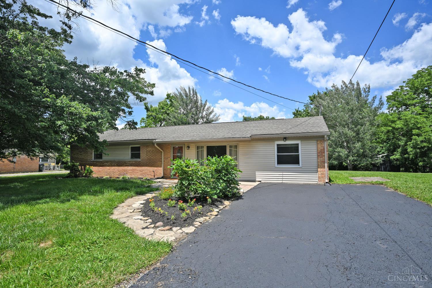 2nd image of 1102 Heatherstone Wy, Miami Twp, OH 45150 | MLS# 1891294