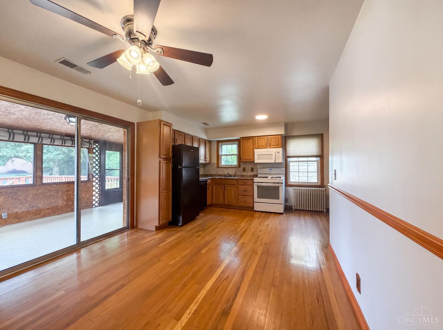 4th image of 6971 Warder Dr, Springfield Twp., OH 45224 | MLS# 1891367