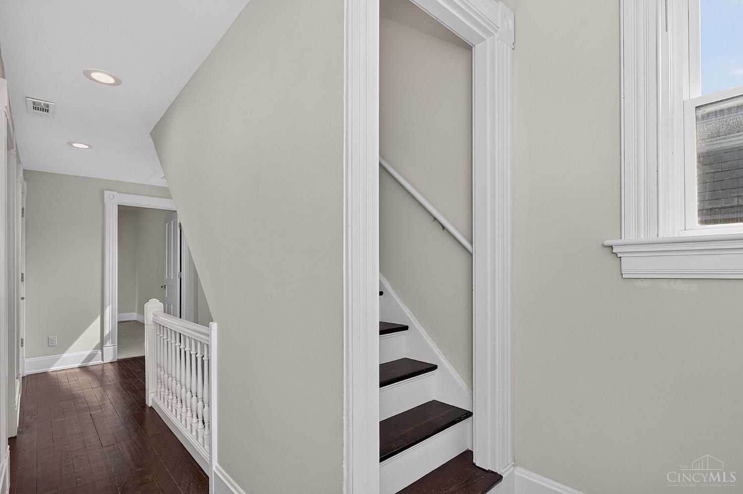 1586 Spring Lawn Avenue, Cincinnati, OH, 45223 — photo 32